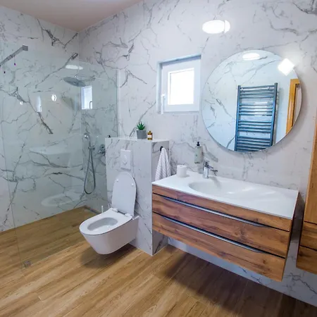 The Olive Escape Vikendica