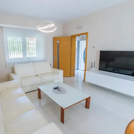 The Olive Escape Vikendica *