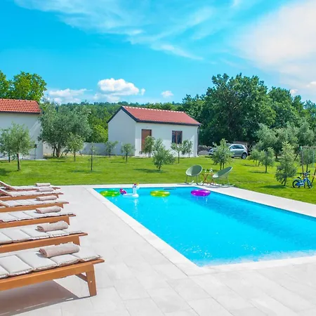 The Olive Escape Vikendica